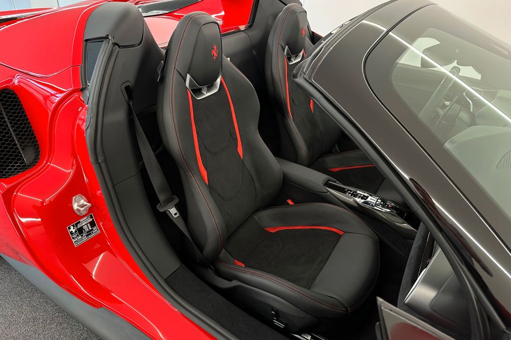 Ferrari 296 GTS 2025