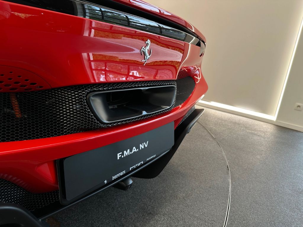 Ferrari 296 GTS 2025