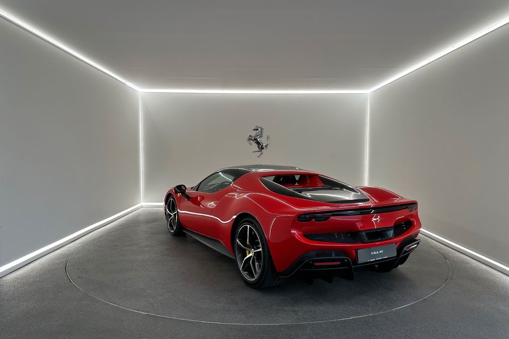 Ferrari 296 GTS 2025