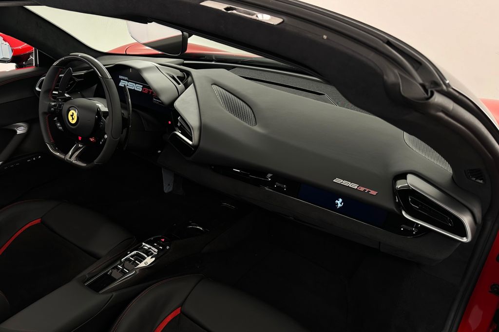 Ferrari 296 GTS 2025