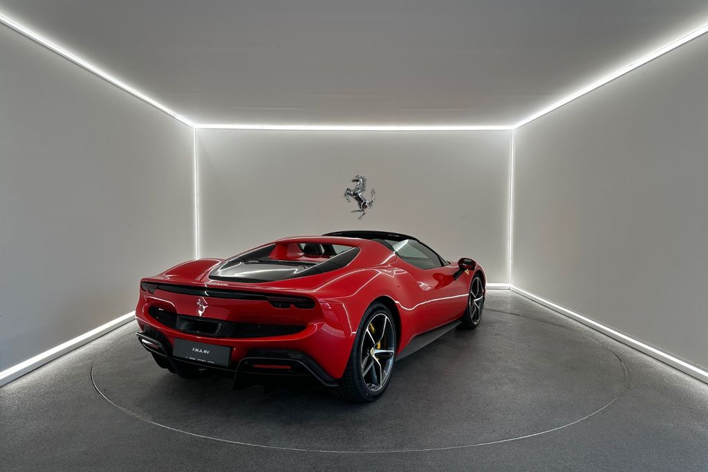 Ferrari 296 GTS 2025