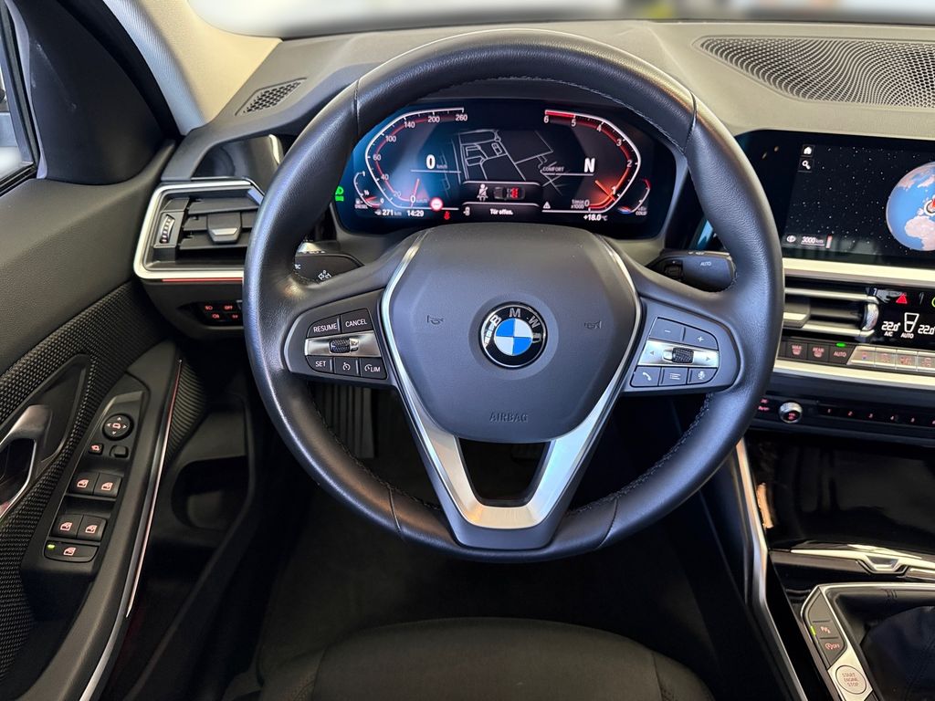 BMW 318 2022
