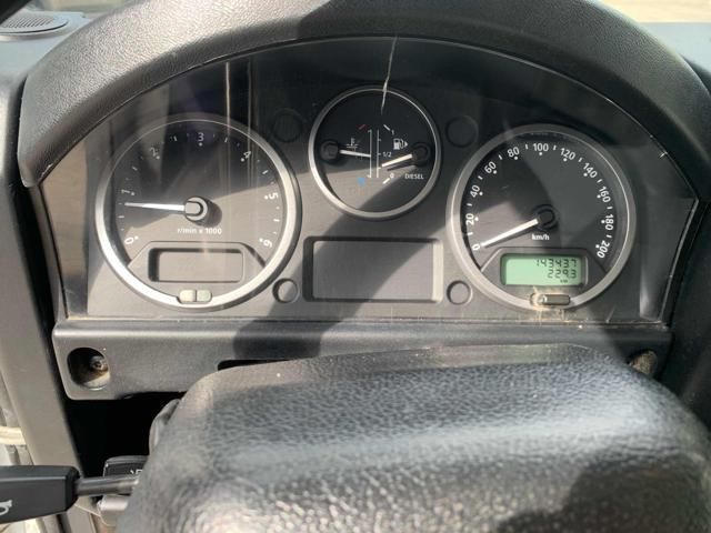 Land Rover Defender 2013