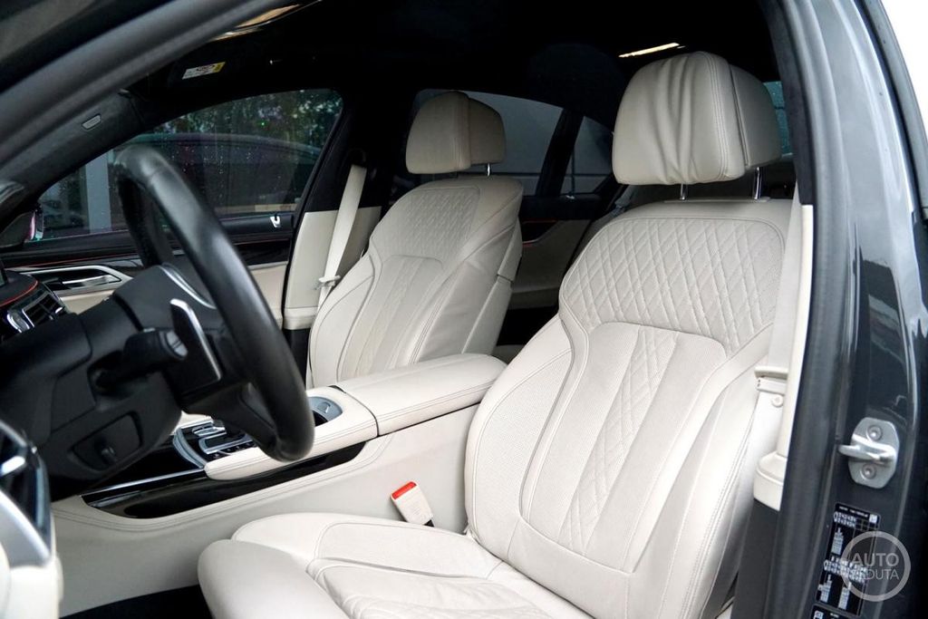 BMW 750 2019