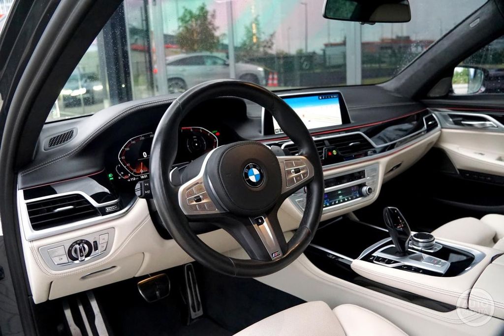 BMW 750 2019