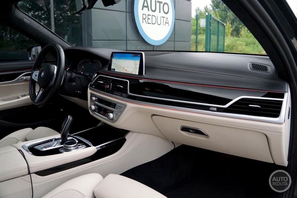 BMW 750 2019