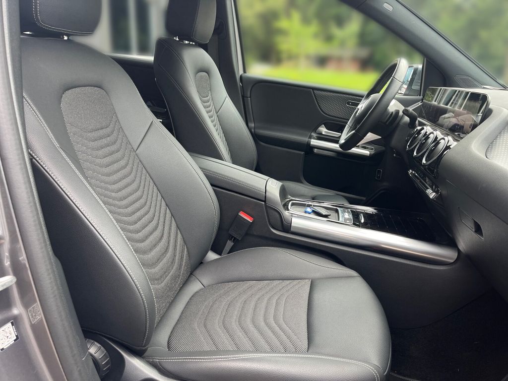 Mercedes-Benz B 200 2024