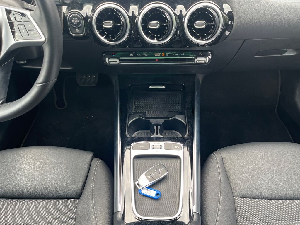 Mercedes-Benz B 200 2024