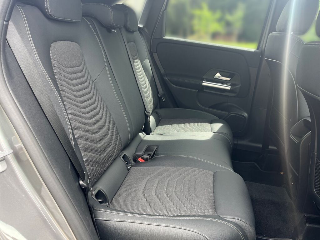 Mercedes-Benz B 200 2024