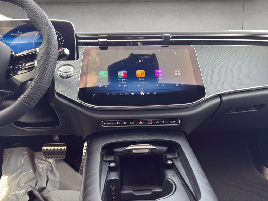 Mercedes-Benz E 300 2025