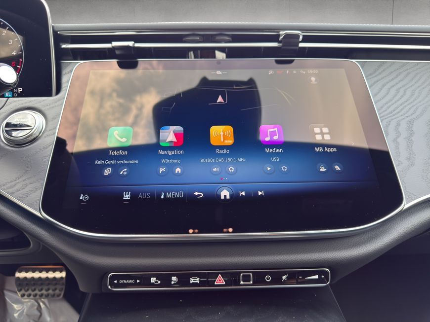 Mercedes-Benz E 300 2025