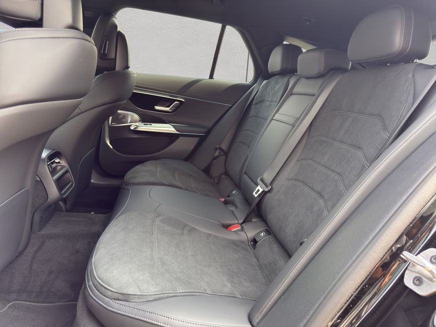 Mercedes-Benz E 300 2025