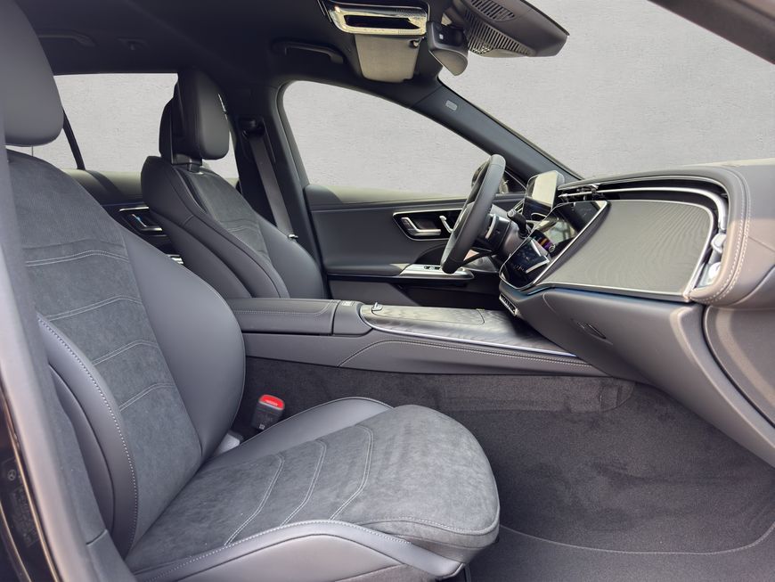 Mercedes-Benz E 300 2025