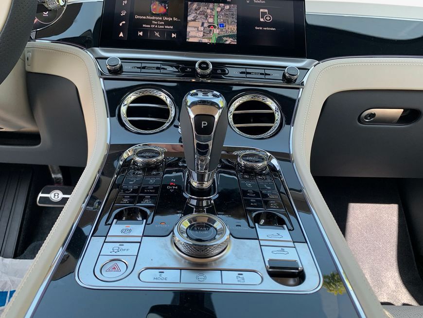 Bentley Continental GTC 2025