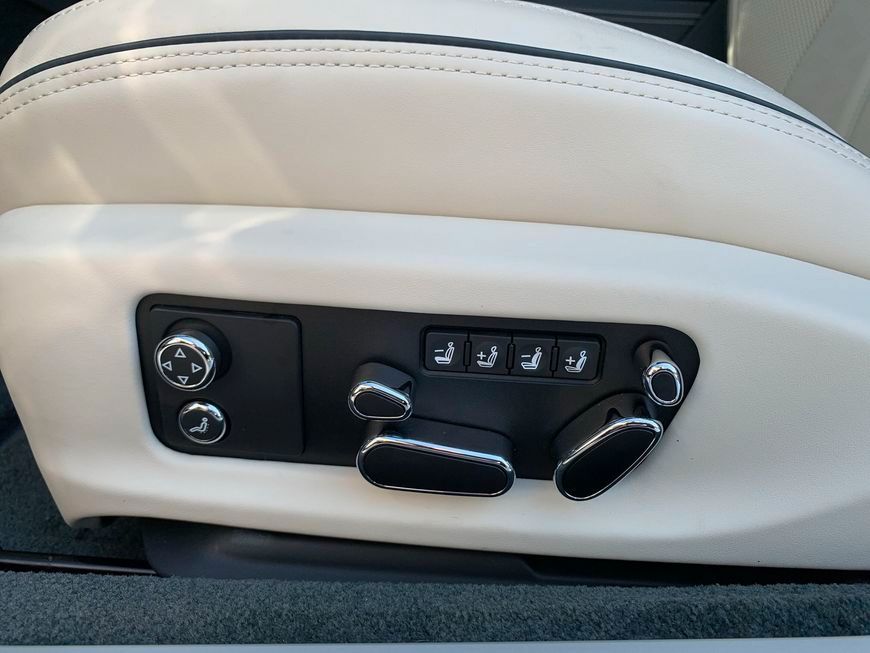 Bentley Continental GTC 2025