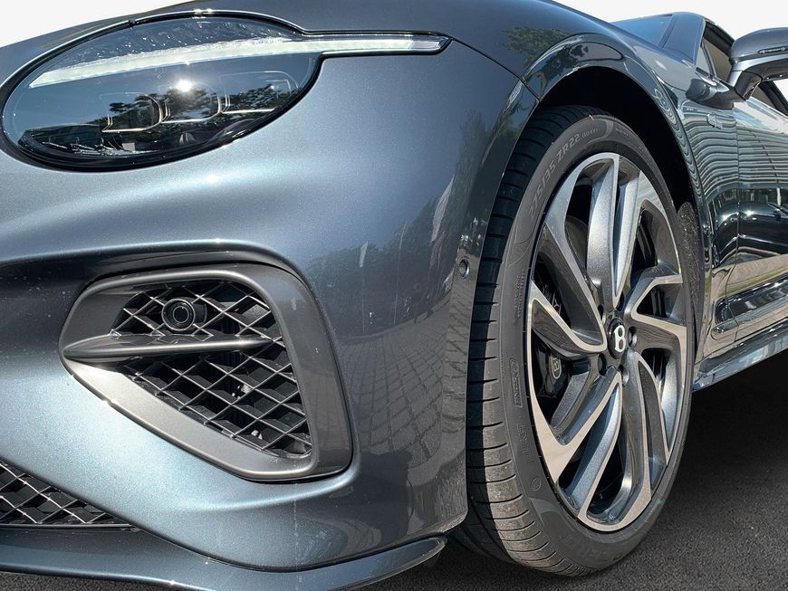 Bentley Continental GTC 2025