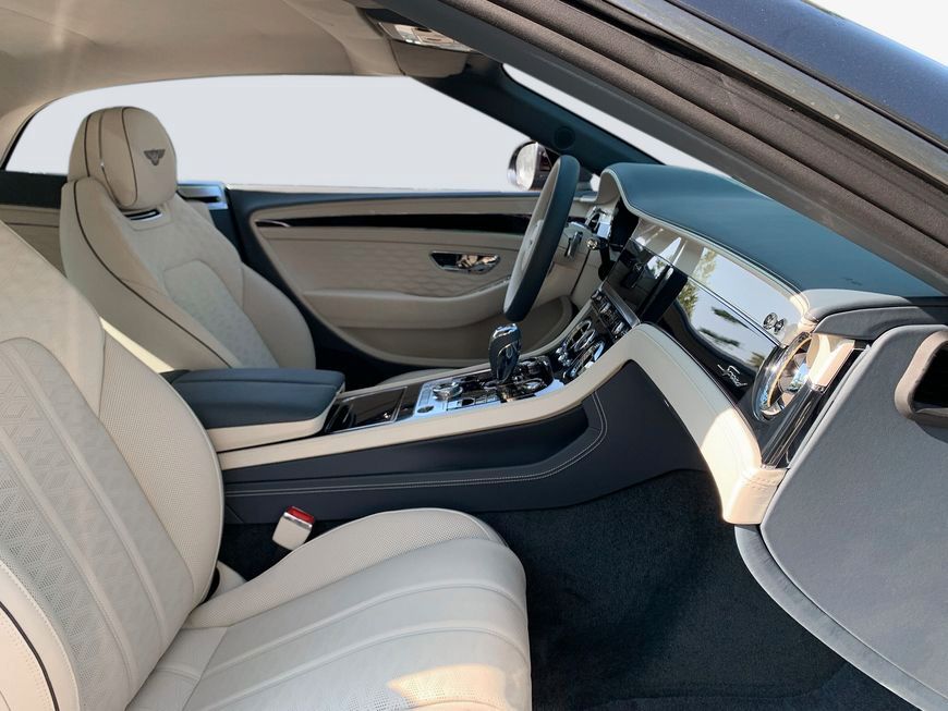 Bentley Continental GTC 2025