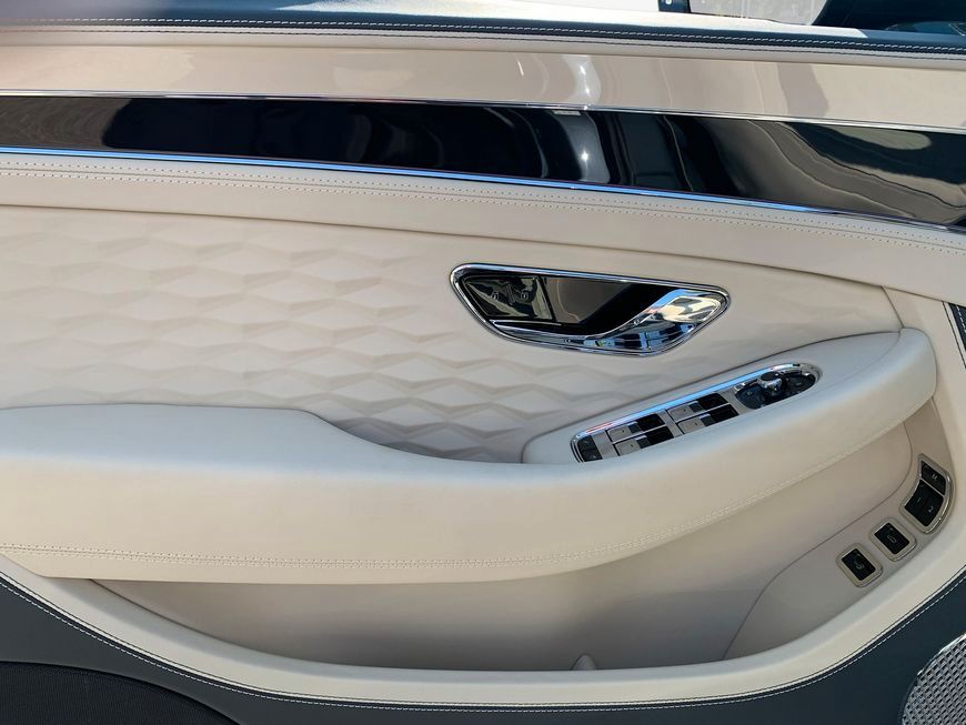 Bentley Continental GTC 2025