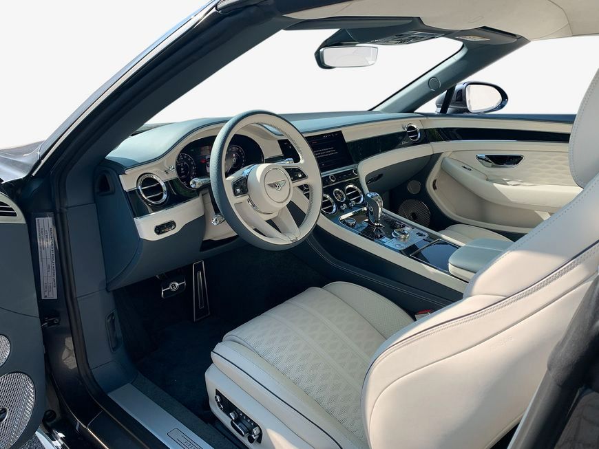 Bentley Continental GTC 2025