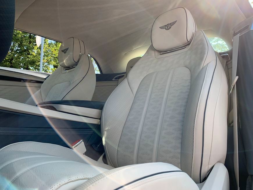 Bentley Continental GTC 2025