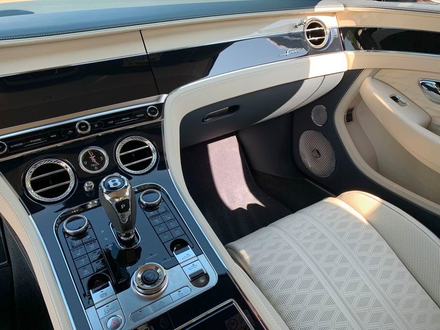 Bentley Continental GTC 2025