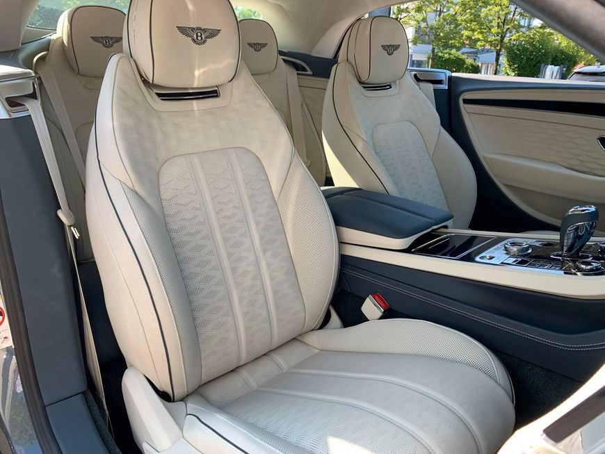 Bentley Continental GTC 2025