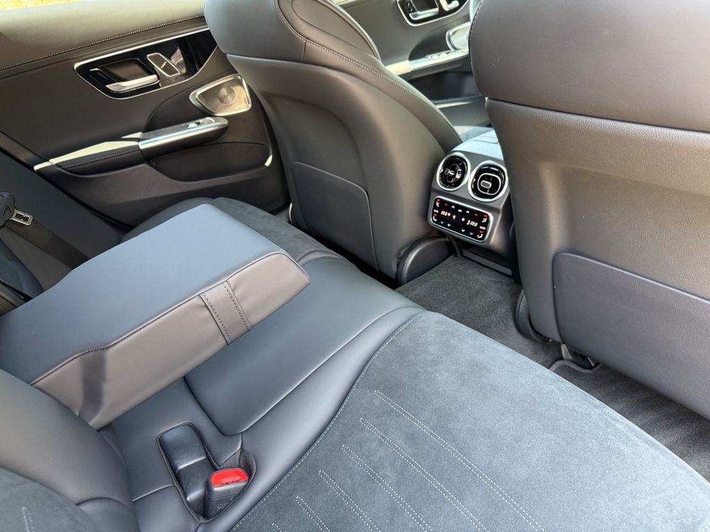 Mercedes-Benz C 300 2024