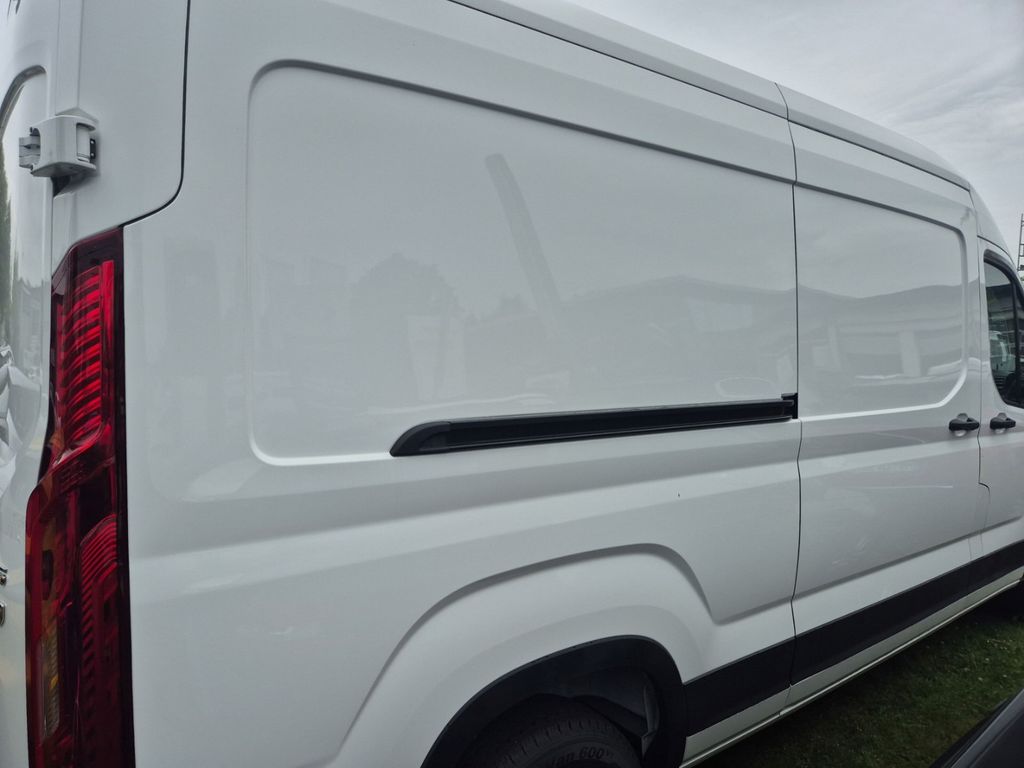 Maxus Deliver 9
