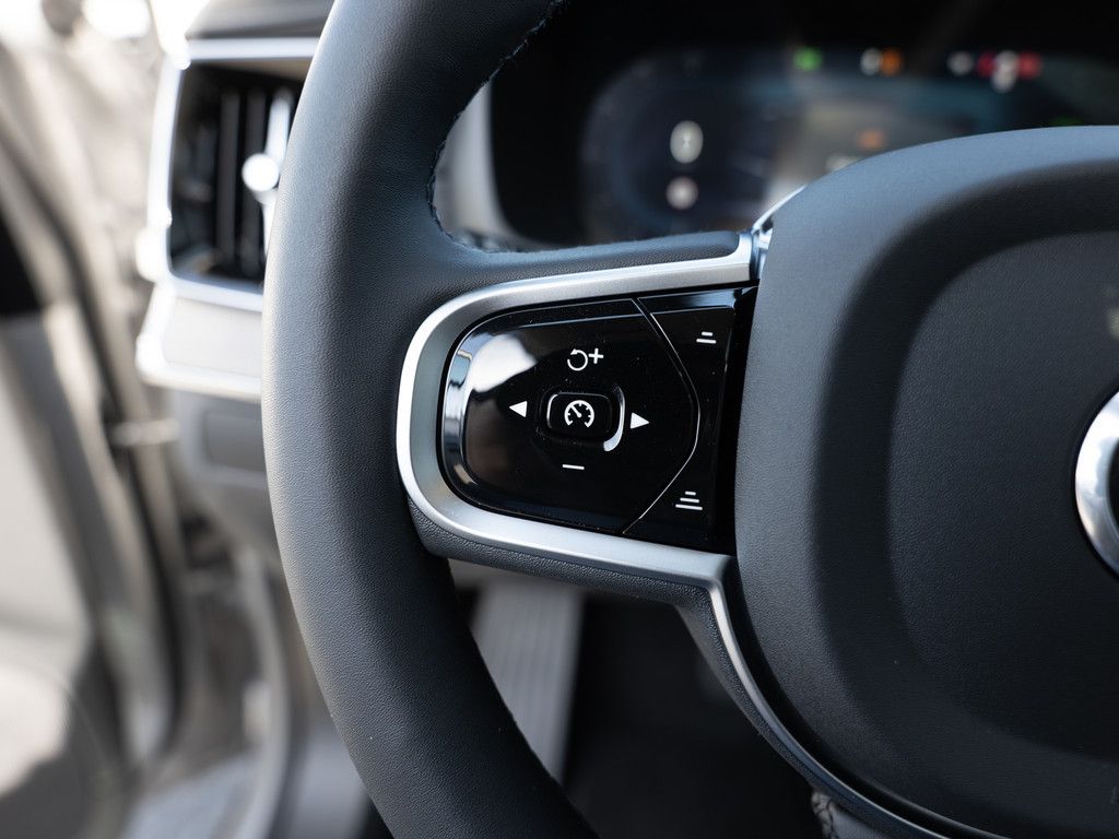 Volvo XC90 2025
