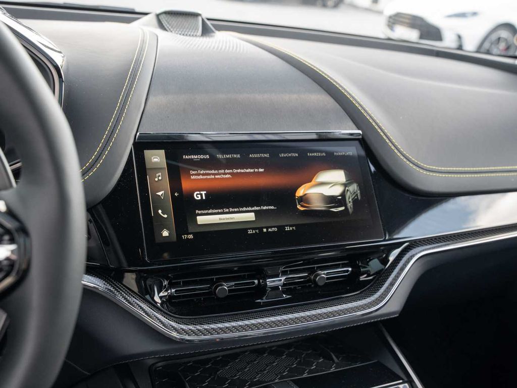 Aston Martin DBX 2024