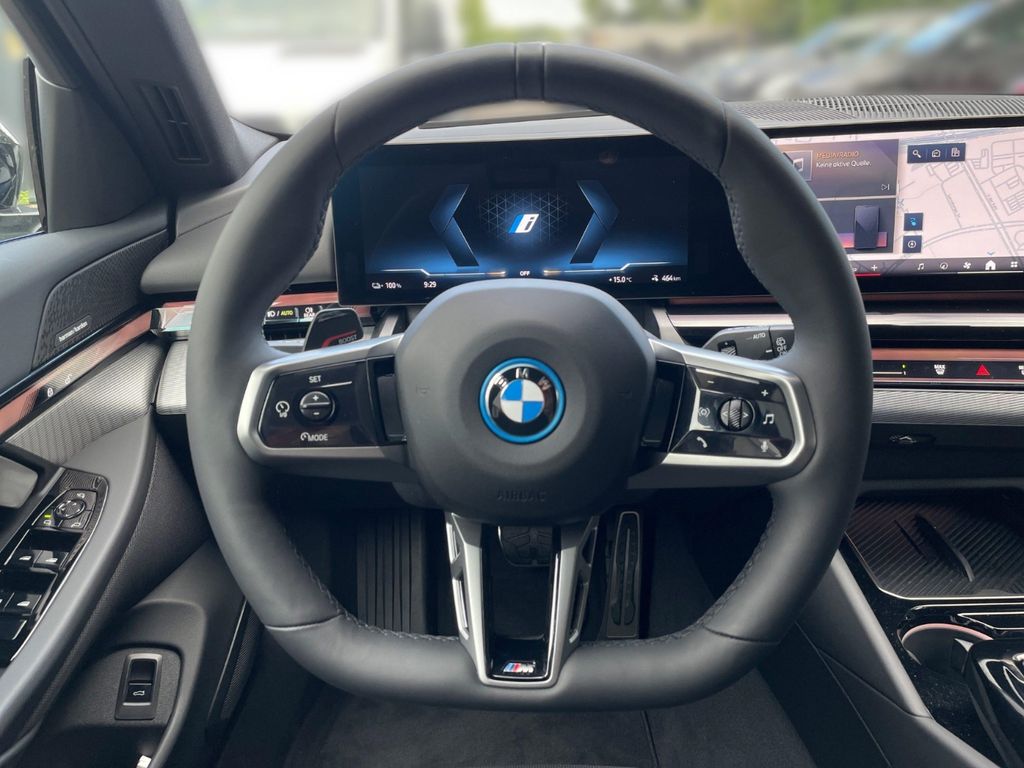 BMW i5 2025