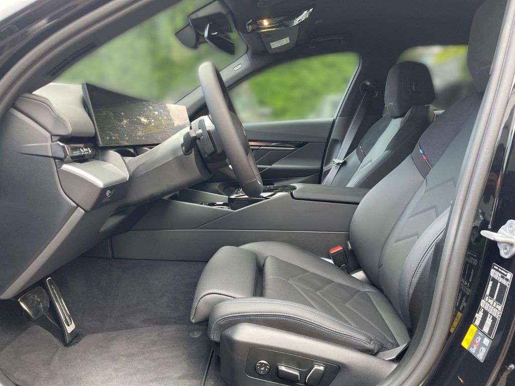 BMW i5 2025