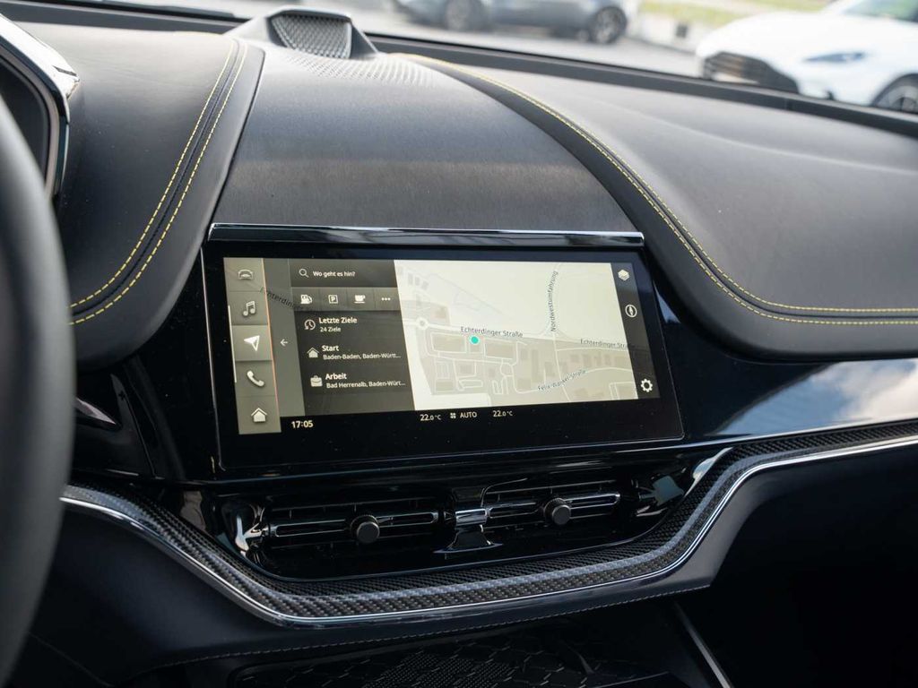 Aston Martin DBX 2024