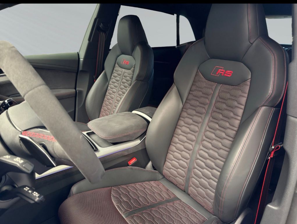 Audi RSQ8 2024