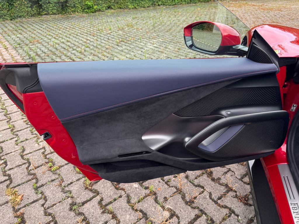 Ferrari 12Cilindri 2025