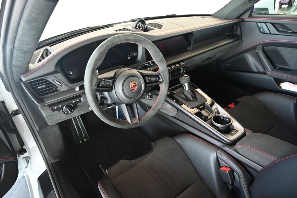 Porsche 992 2025