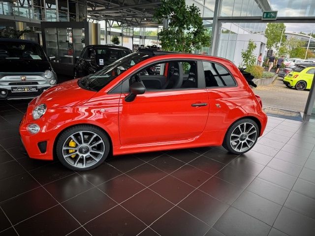 Abarth 695C 2024