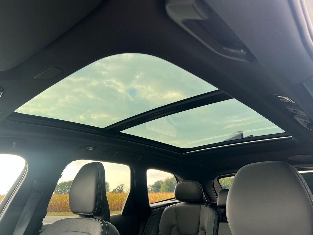 Volvo XC60 2025