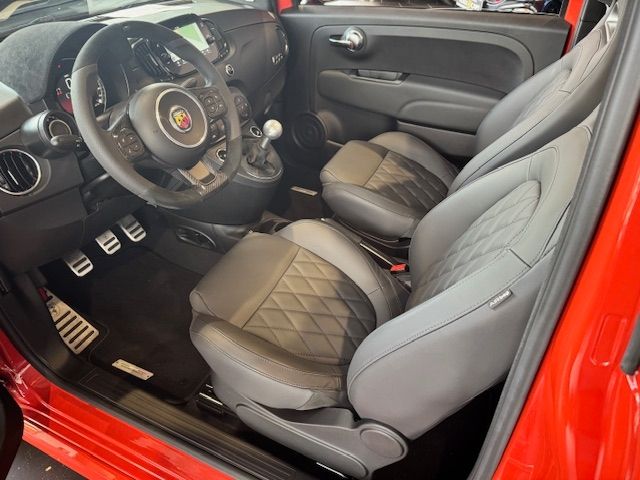 Abarth 695C 2024