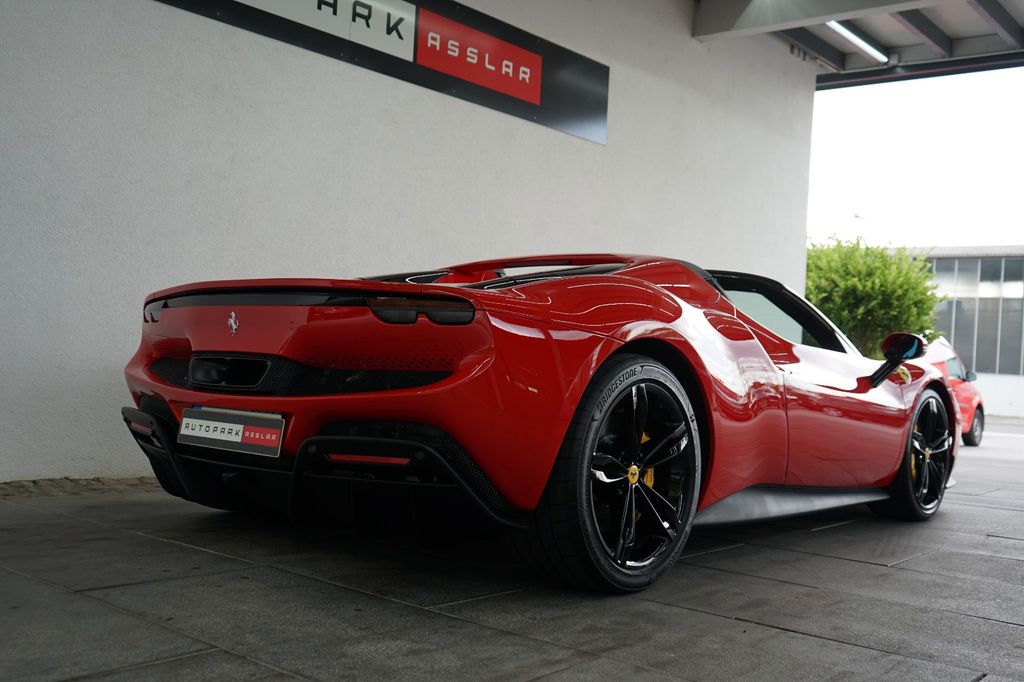 Ferrari 296 GTS 2025