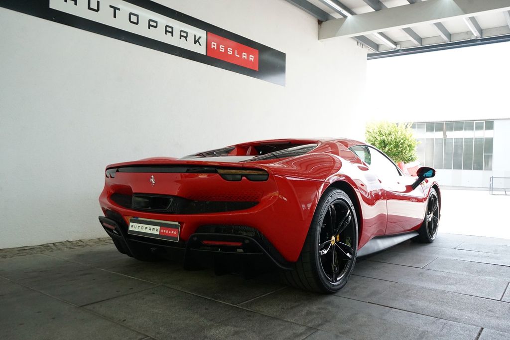 Ferrari 296 GTS 2025