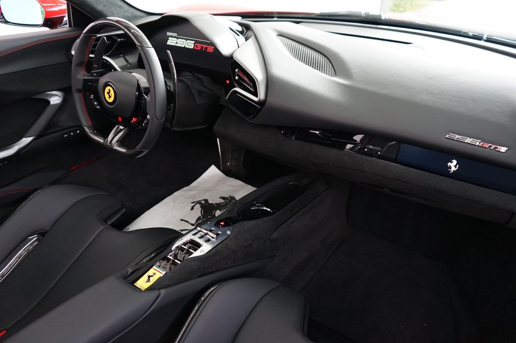 Ferrari 296 GTS 2025