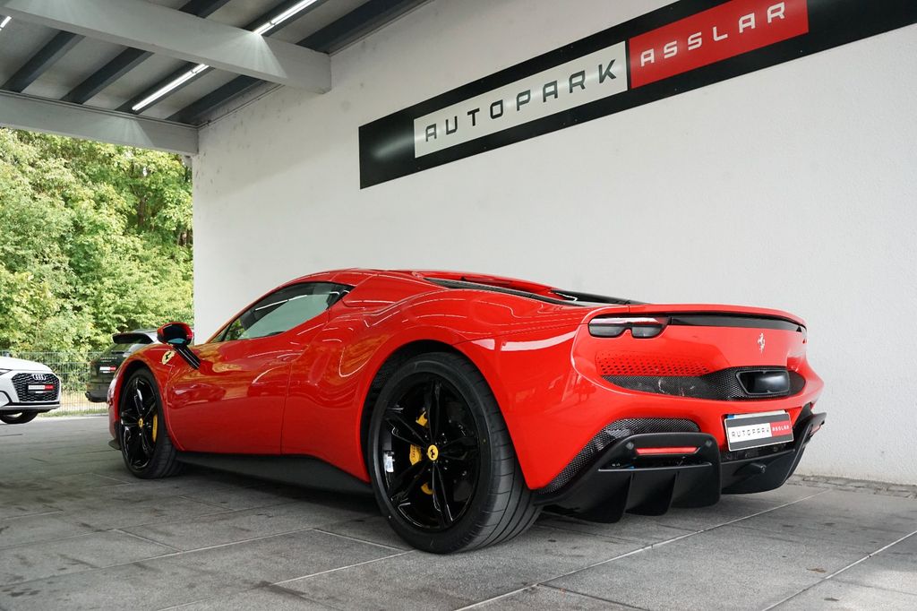 Ferrari 296 GTS 2025