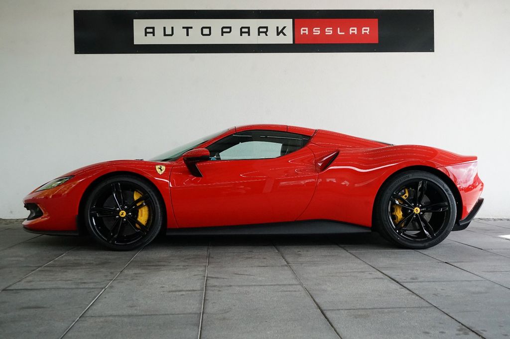 Ferrari 296 GTS 2025