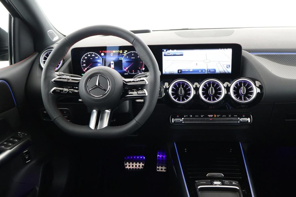 Mercedes-Benz B 220 2025