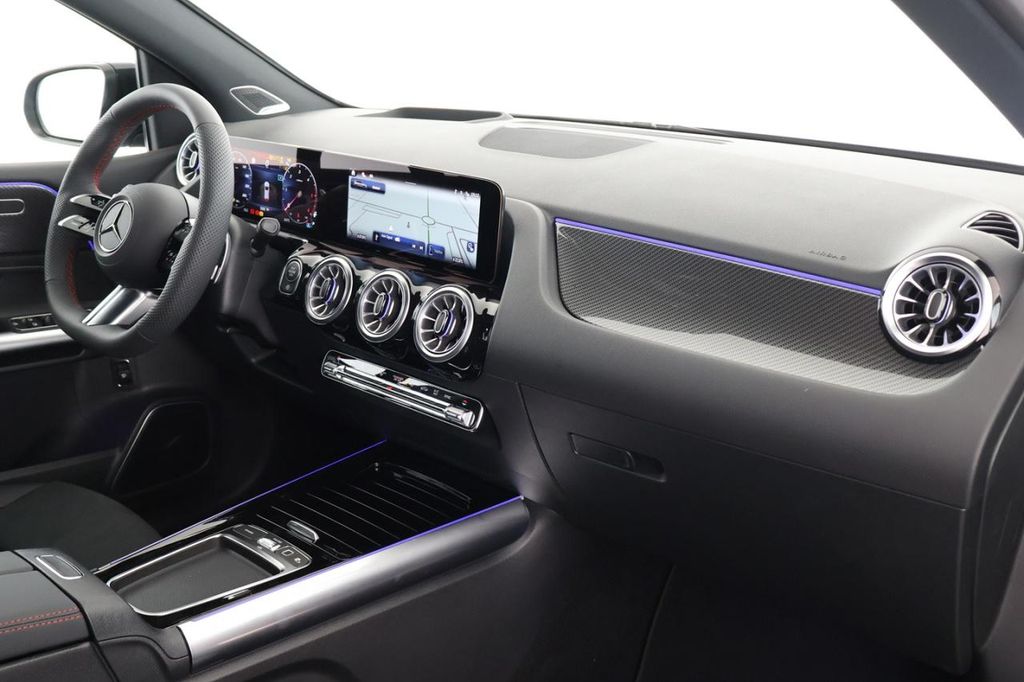 Mercedes-Benz B 220 2025