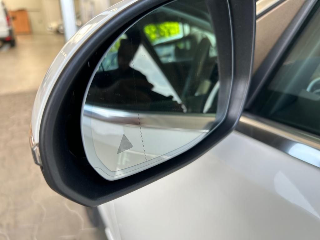 Mercedes-Benz C 220 2024