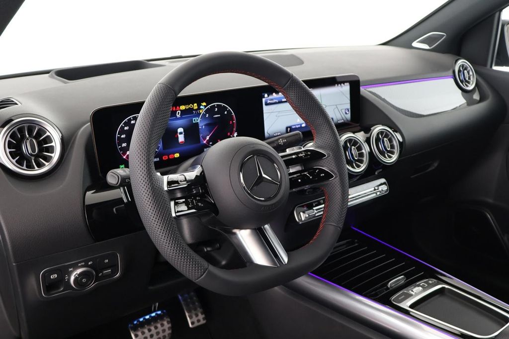 Mercedes-Benz B 220 2025