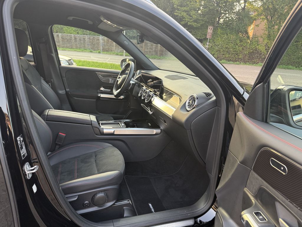 Mercedes-Benz GLB 180 2025