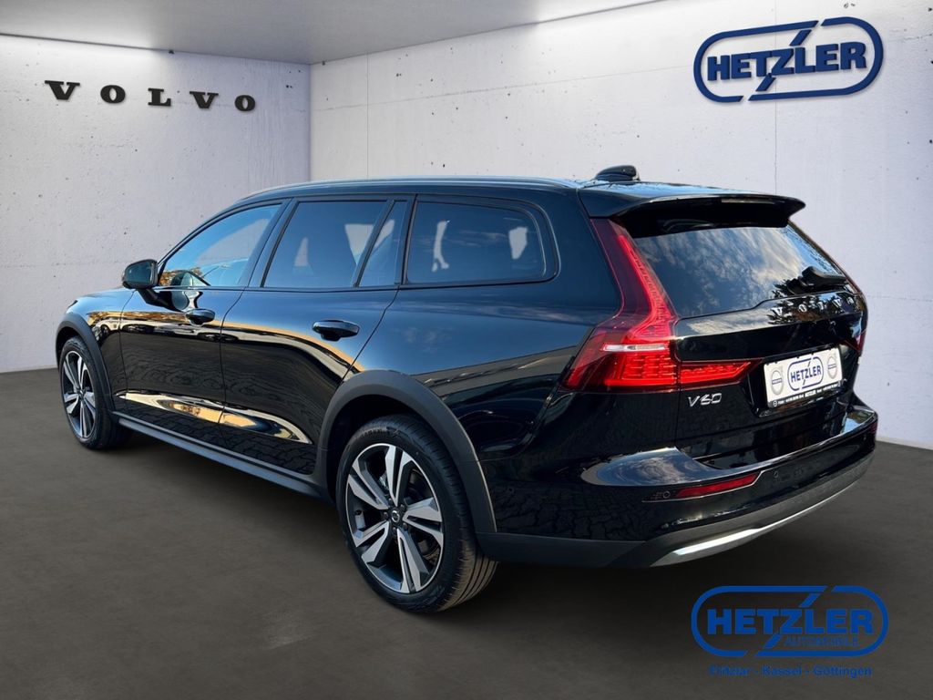Volvo V60 Cross Country 2024